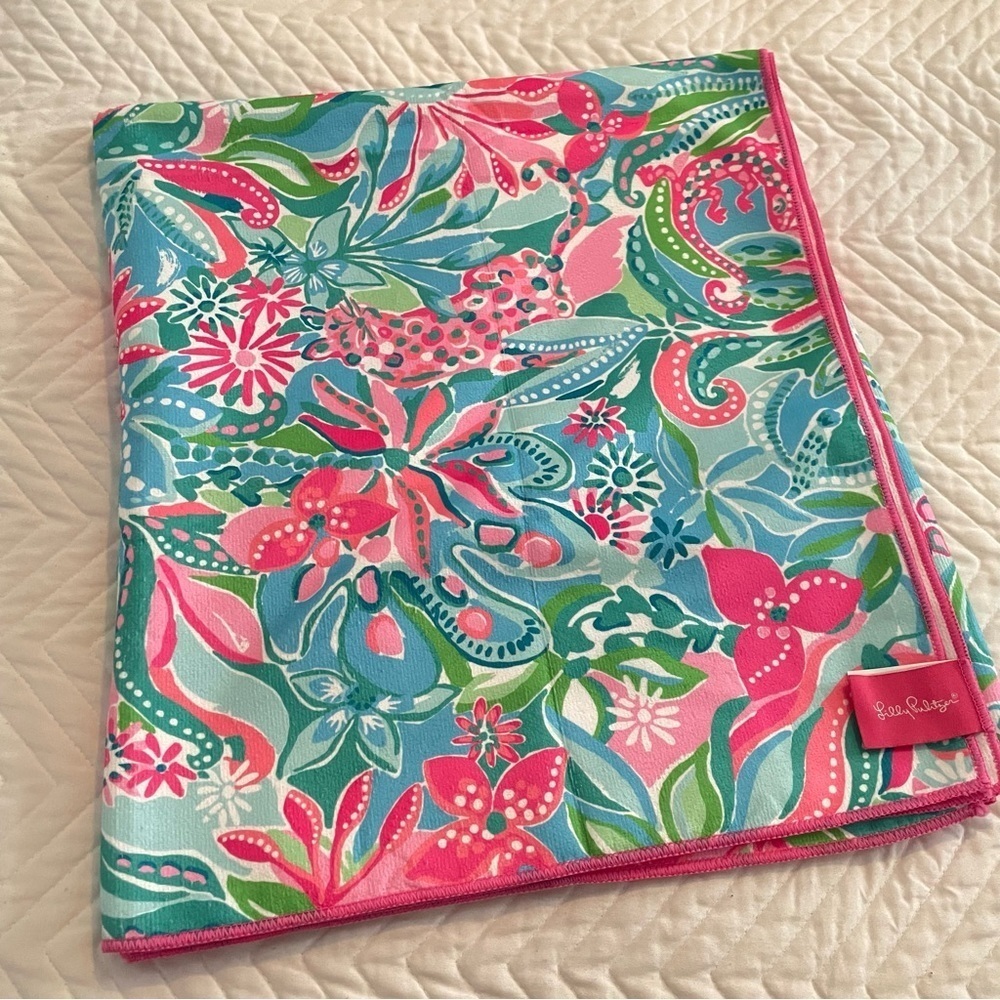 Lilly Pulitzer Large Microfiber Lounge Towel 40 x 72 Beach Golden Hour
